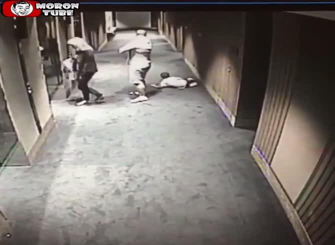 Video :You should certainly not annoy this youngster!